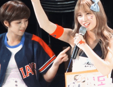 모모 겨드랑이는 동네북.JPGIF | 인스티즈