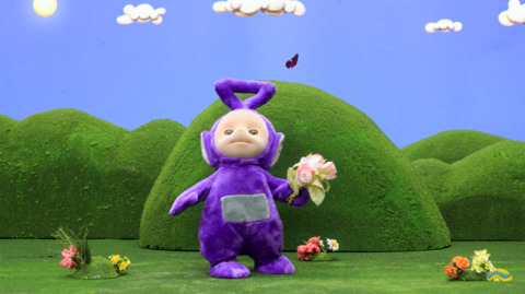 나비 쫓는 텔레토비.jpg (텔레토비 무서워하는 사람 주의) | 인스티즈