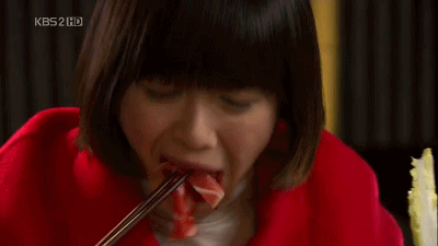 음식을 굉장히 특이하게 먹는 여자아이돌과 여배우 | 인스티즈