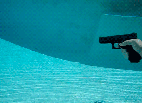 총알이 날아올 때 물속으로 들어가면 정말 안전할까? | 인스티즈