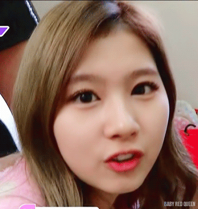 [트와이스] 데뷔초 볼에 식량저장하던 시절 사나.jpgif | 인스티즈