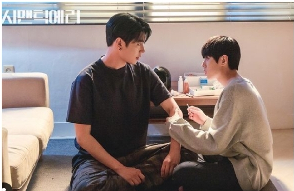 키 193과 177이 미친 덩치케미 자랑하는 BL 드라마 시맨틱에러.jpgif | 인스티즈