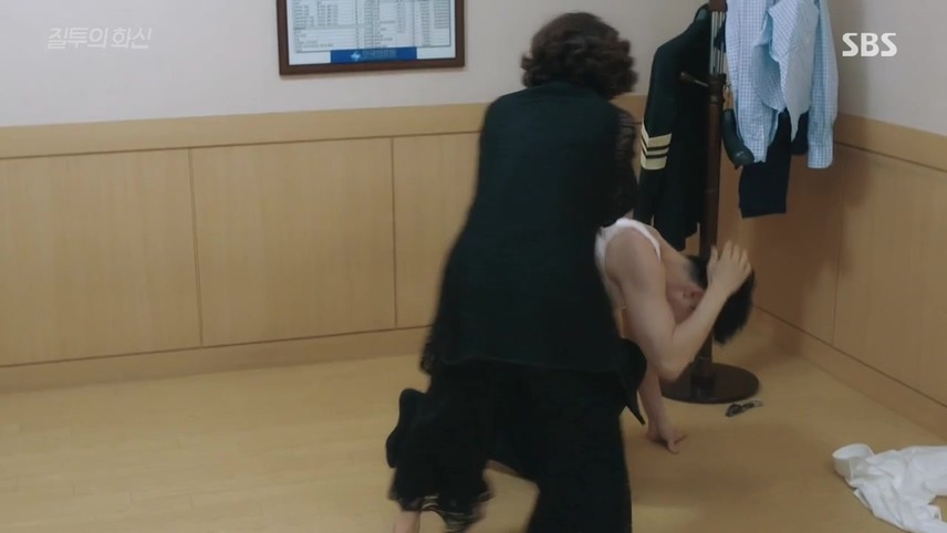 [질투의화신] 브라자 입었다고 엄마한테 쥐어터지는 조정석 | 인스티즈