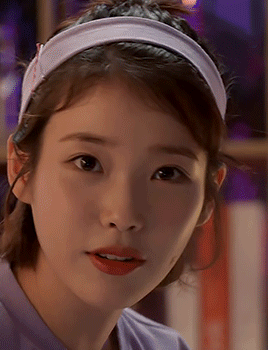 윙크하는 아이유.gif | 인스티즈