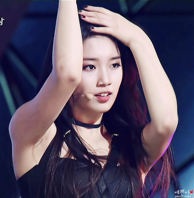 수지 겨드랑이 움짤 모음 ......... gif | 인스티즈