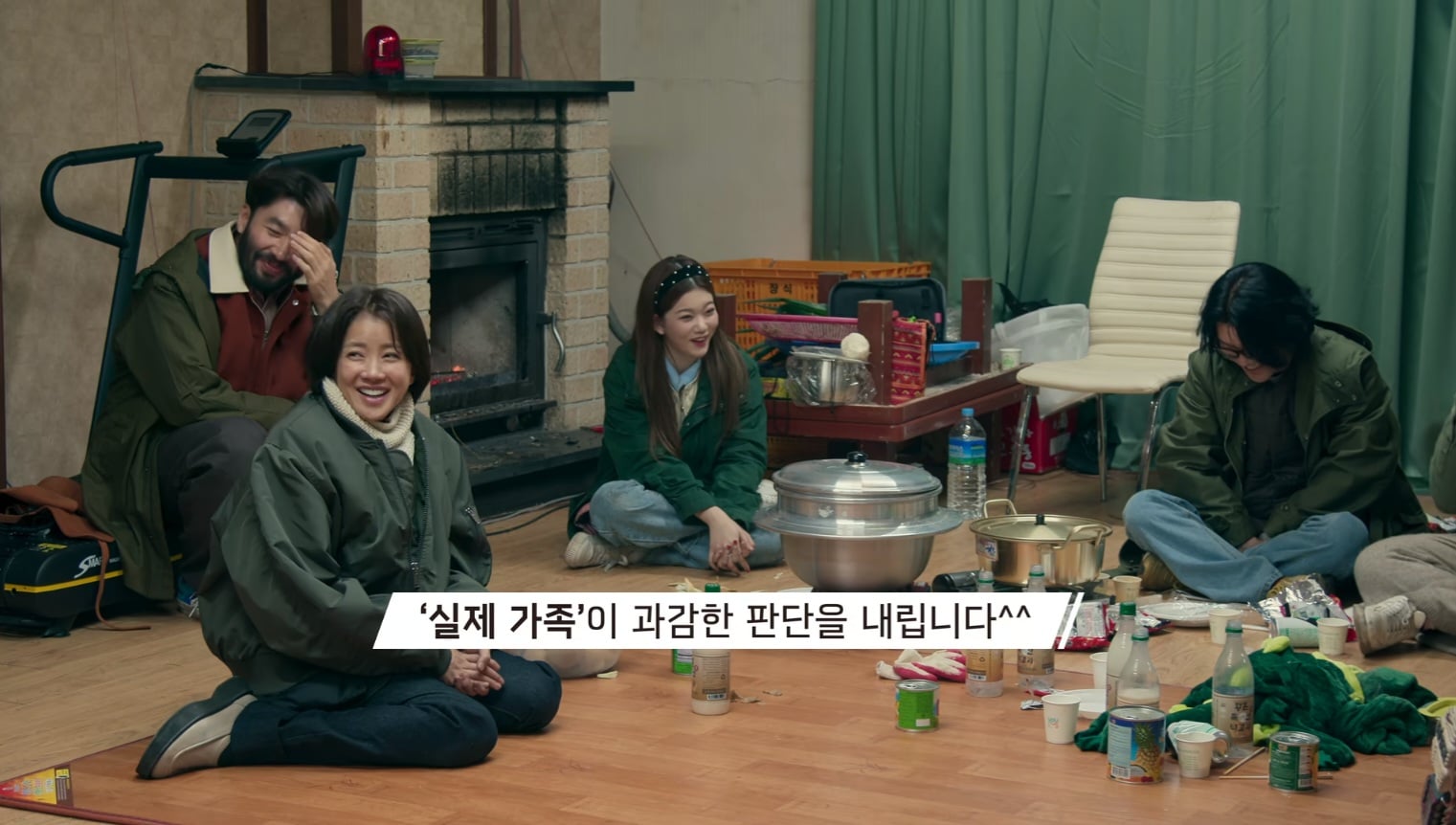 넷플릭스 좀비버스에서 조나단 바로 버리는 파트리샤.jpg | 인스티즈