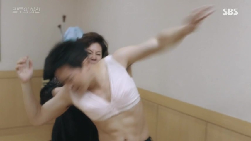 [질투의화신] 브라자 입었다고 엄마한테 쥐어터지는 조정석 | 인스티즈
