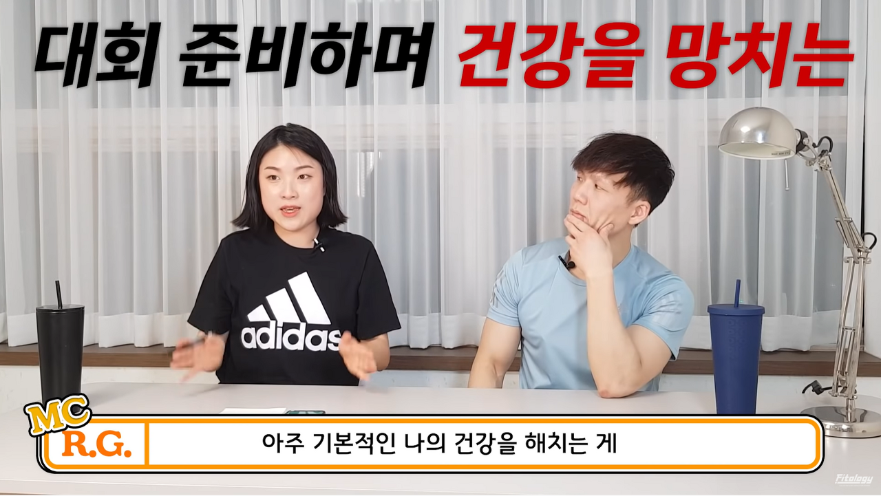 강한 여성의 마른 근육과 11자 복근의 필수 요소 낮은 체지방률 | 인스티즈