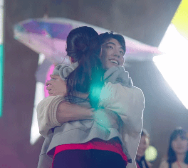 [스타트업] 그동안 키차이 때문에 버거워보였던 포옹씬.gif | 인스티즈