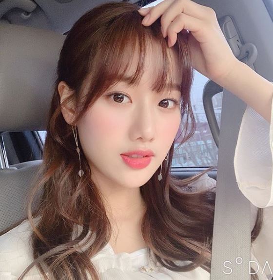 사람들이 은근히 헷갈린다는 이나은-문가영.jpg | 인스티즈