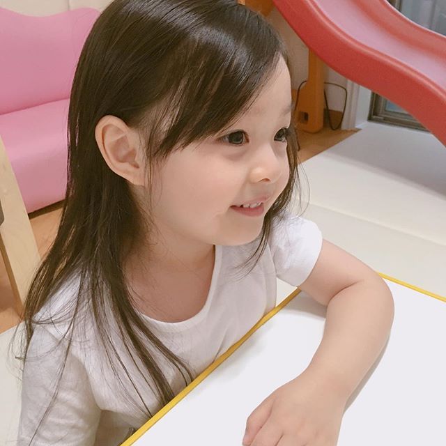 특이점이온 애기 엄마의 미모 + 기싱꿍꼬또 애기 재은이사진.jpg | 인스티즈