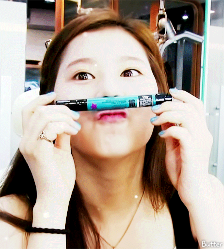 [트와이스] 데뷔초 볼에 식량저장하던 시절 사나.jpgif | 인스티즈