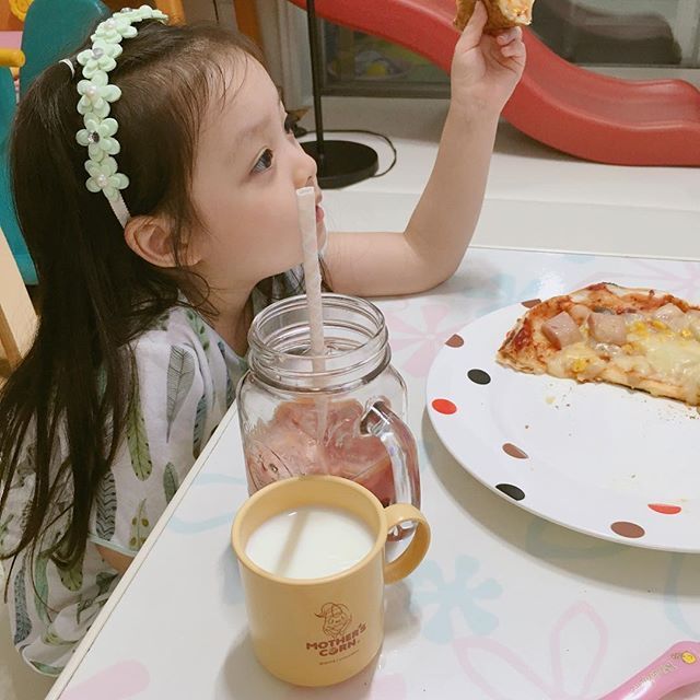 특이점이온 애기 엄마의 미모 + 기싱꿍꼬또 애기 재은이사진.jpg | 인스티즈