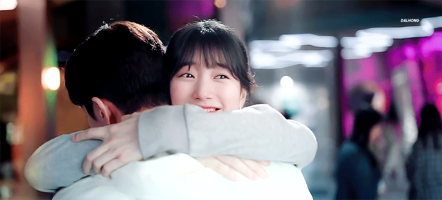 [스타트업] 그동안 키차이 때문에 버거워보였던 포옹씬.gif | 인스티즈