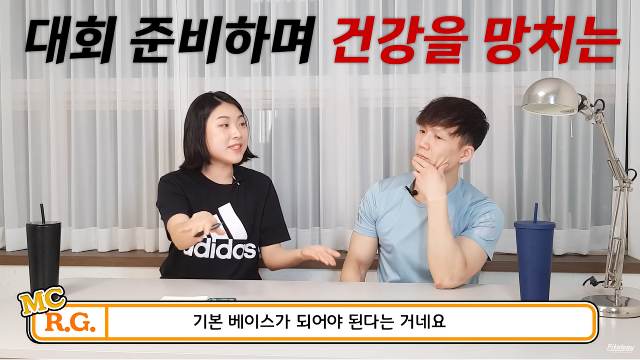 강한 여성의 마른 근육과 11자 복근의 필수 요소 낮은 체지방률 | 인스티즈