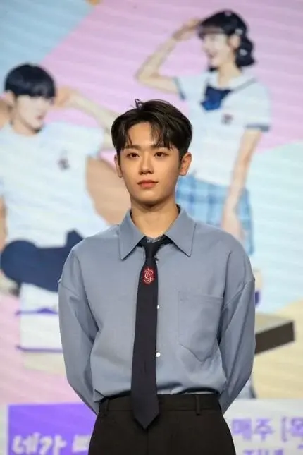 젖살이 다 빠진거 같은 프로듀스X 출신 금동현 최근 근황 | 인스티즈