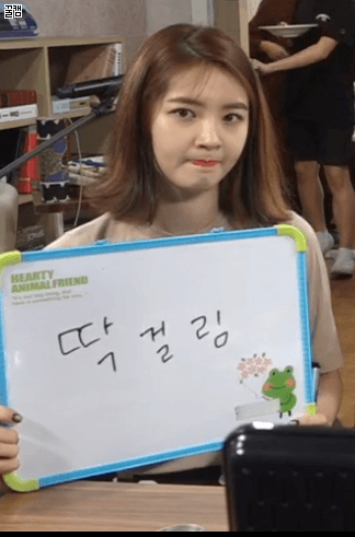 이미지때문에 저평가 받지만 일반인들 사이에선 외모 상위 10%안에 들듯.jpg | 인스티즈