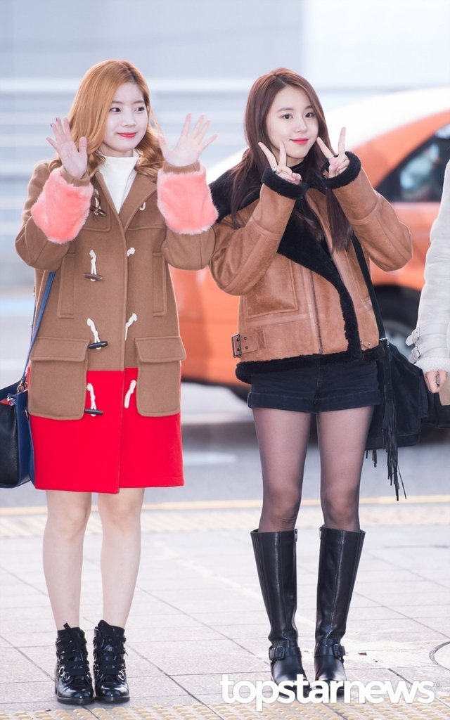 트와이스 멤버들중 스타킹을 제일 많이 신은 멤버 채영이 의 스타킹 사진들.. | 인스티즈