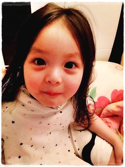 특이점이온 애기 엄마의 미모 + 기싱꿍꼬또 애기 재은이사진.jpg | 인스티즈