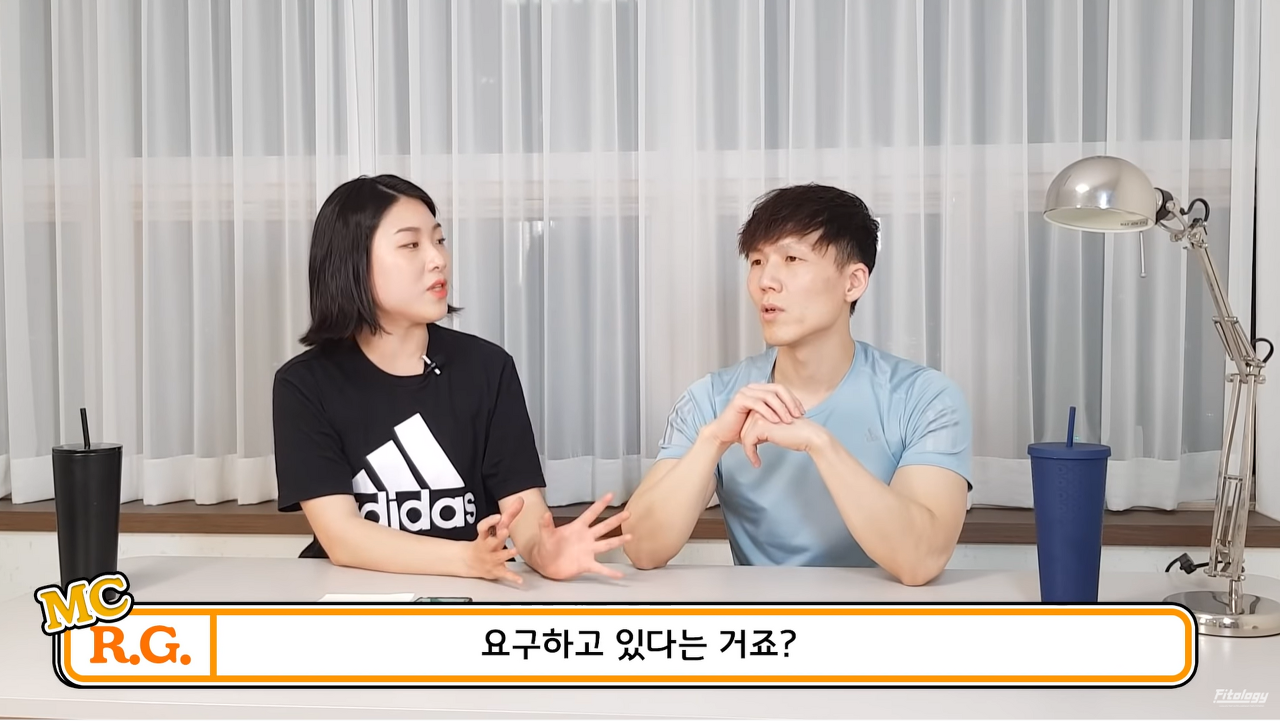 강한 여성의 마른 근육과 11자 복근의 필수 요소 낮은 체지방률 | 인스티즈