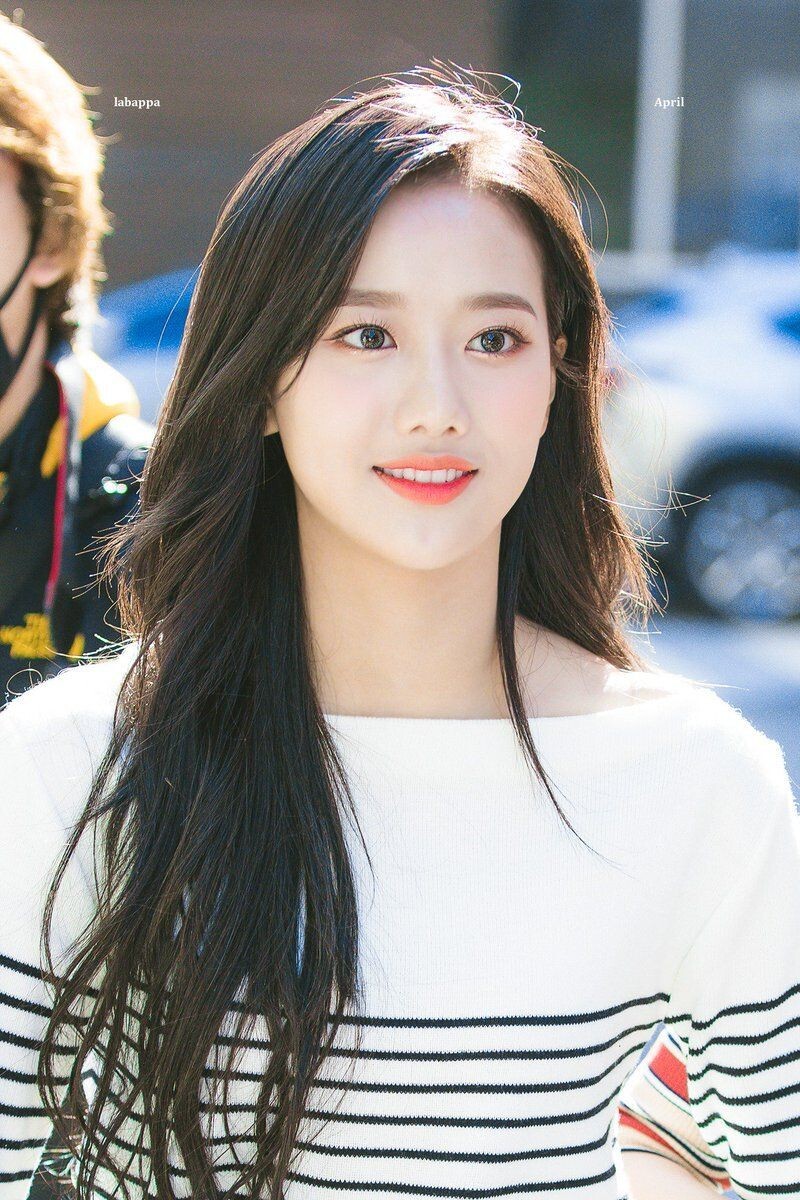 사람들이 은근히 헷갈린다는 이나은-문가영.jpg | 인스티즈