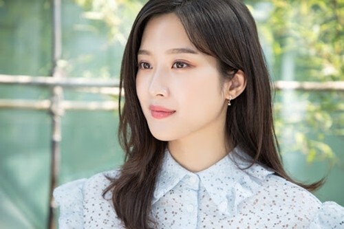 사람들이 은근히 헷갈린다는 이나은-문가영.jpg | 인스티즈