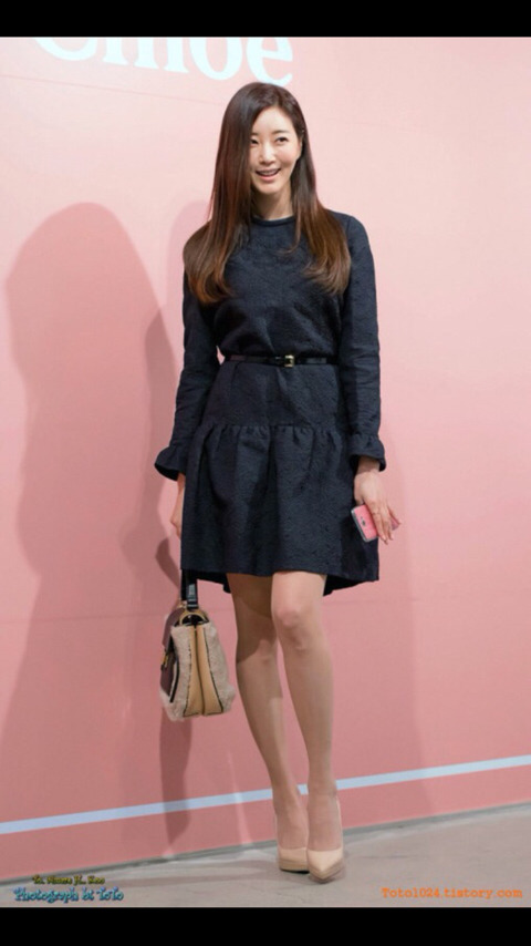 평소 살스를 잘 착용하지 않는 연예인들의 살색스타킹 모둠 | 인스티즈