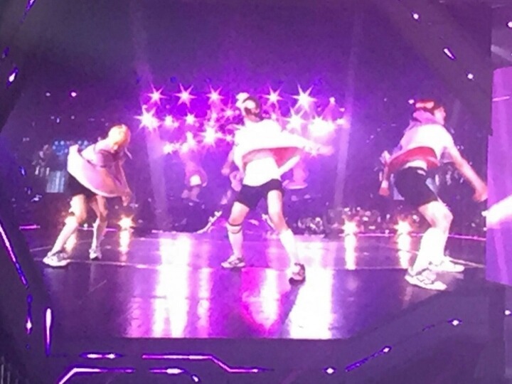 속바지 노출이 심각한 女 아이돌 (feat. 갓세븐) | 인스티즈