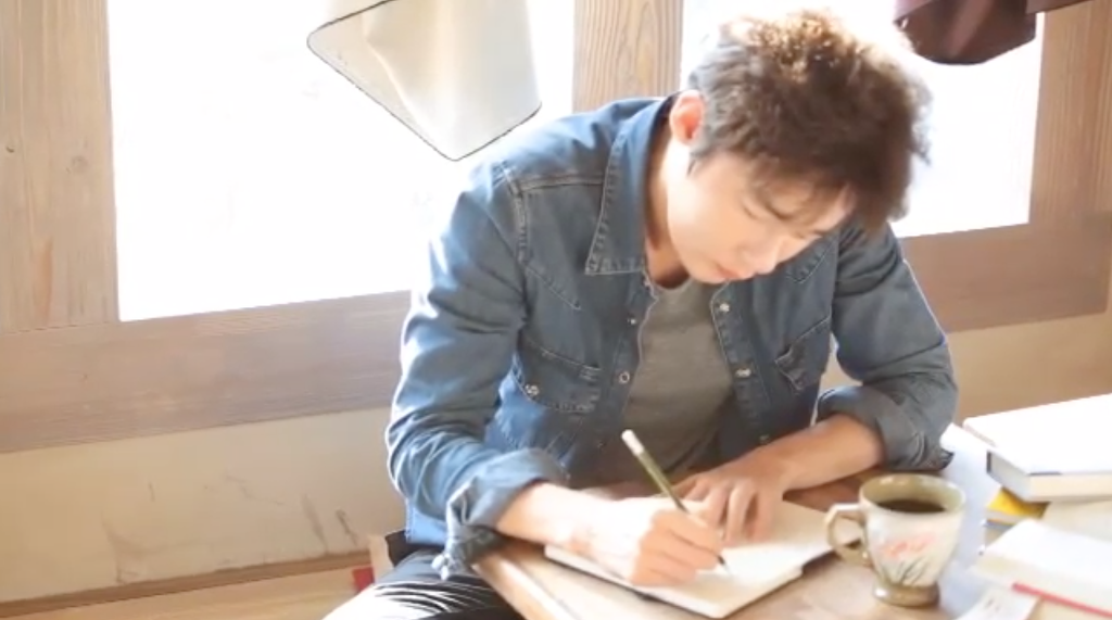 책 좀 읽는 연예인의 추천도서 (허지웅 하현우 유아인 타블로) | 인스티즈