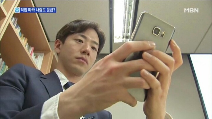 뉴스에서 얼굴 자랑하는 기자 | 인스티즈