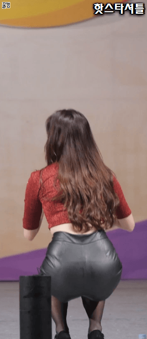 아찔한 걸스데이 유라 뒤태 | 인스티즈