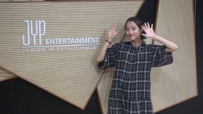 식스틴하기 전에 회사옮긴 jyp출신 에이프릴 멤버.gif | 인스티즈