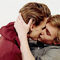 미성년자라도 부모님 허락이 있으면 베드씬을 찍을수 있는 나라 | 인스티즈