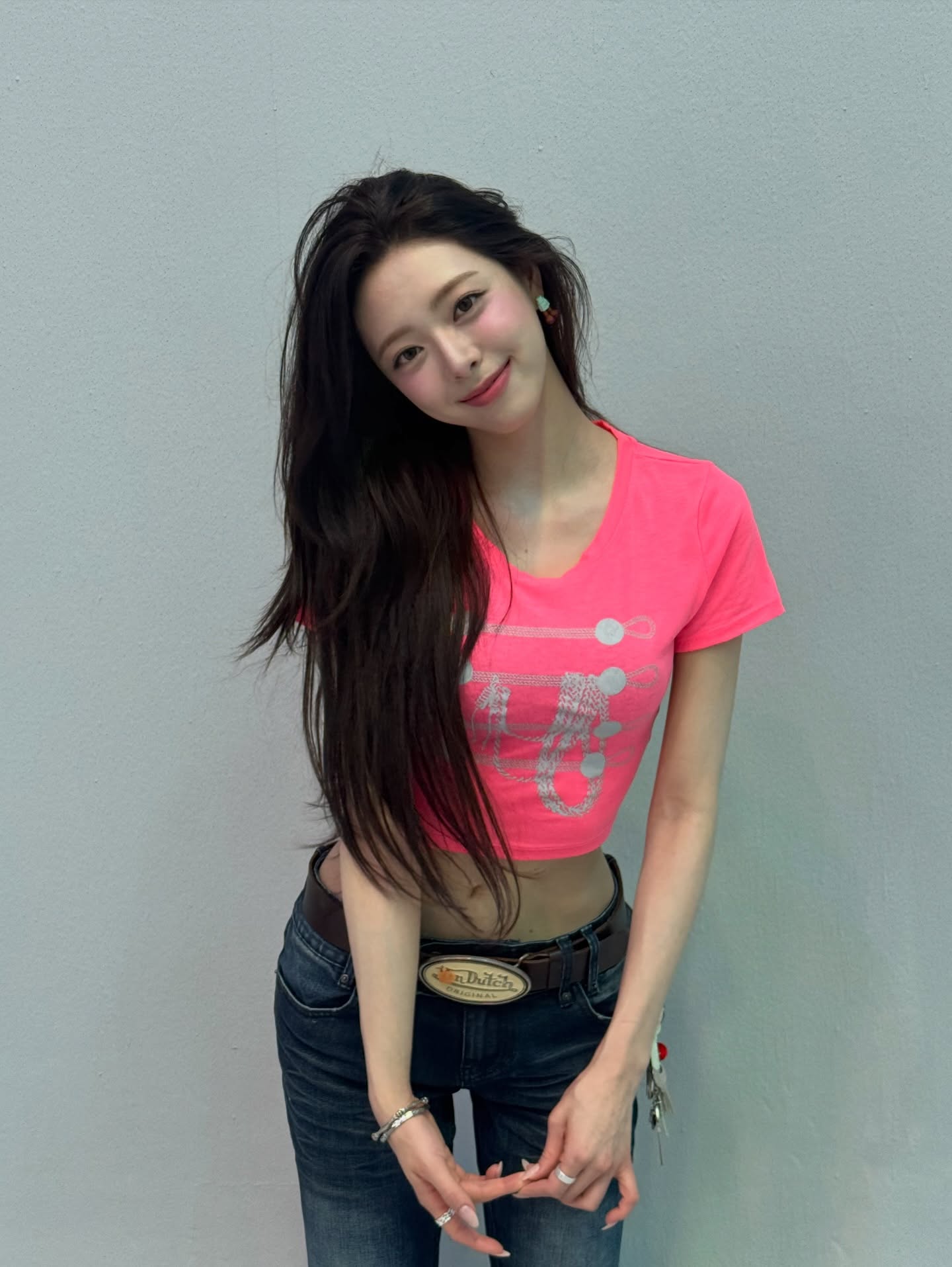 크롭티에 청바지 입은 잇찌 유나 허리 라인.jpg | 인스티즈