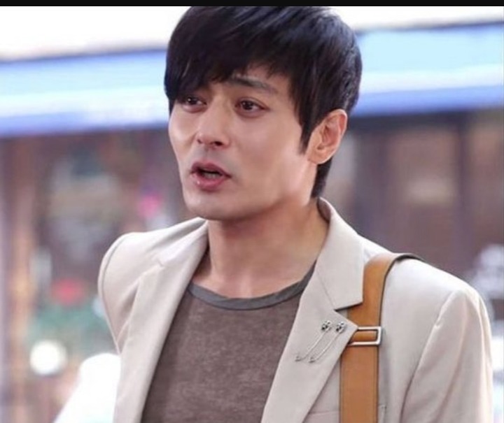 이쁘장한 미남으로 활동 하다가 나중에 수염기르는 외국남자배우 | 인스티즈