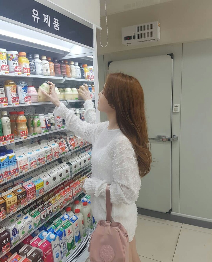 인터넷 방송 게스트로 출연한 밸리댄스녀.jpgif | 인스티즈