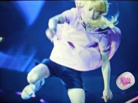 속바지 노출이 심각한 女 아이돌 (feat. 갓세븐) | 인스티즈