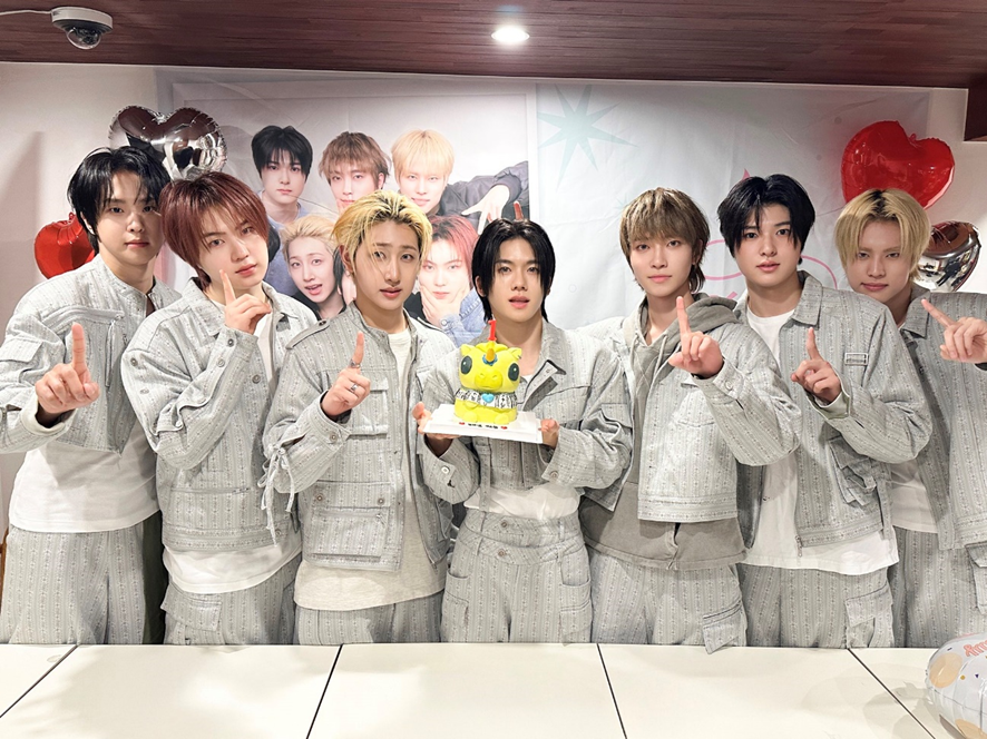 데뷔 1주년 맞아 기부를 한 중소 아이돌.jpg | 인스티즈