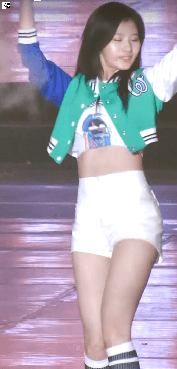 트와이스 사나 의외의 허벅지 | 인스티즈