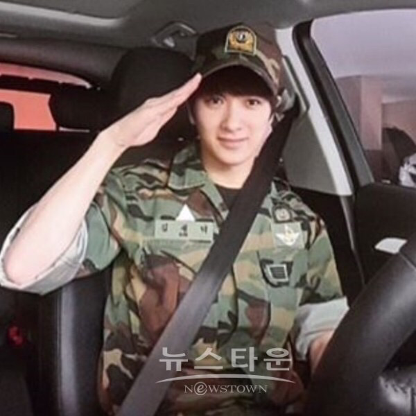 예비군 훈련장의 연예인 | 인스티즈