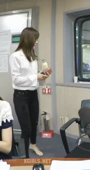 박선영 아나운서 청바지핏 .gif | 인스티즈