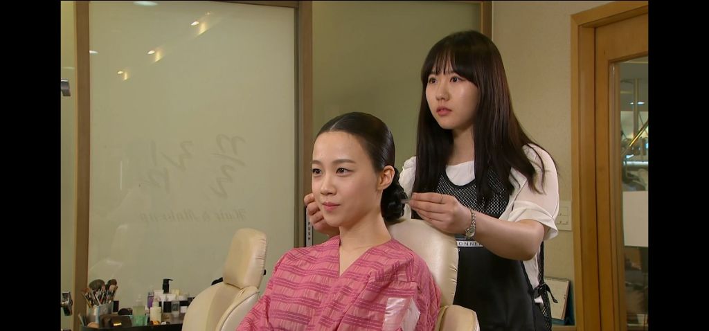 친구 모임 가서 재벌집에 시집간 거 은근 티내는 방법 | 인스티즈