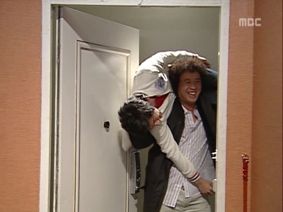 [거침없이하이킥] 괴물준하 사육하는 박해미 ㅋㅋㅋㅋㅋㅋㅋㅋ.jpg | 인스티즈