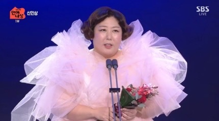 집에서 댓글만 보면 사람들이 다 날 싫어하는 것 같은데 나가면 좋다고 해주셨다 | 인스티즈