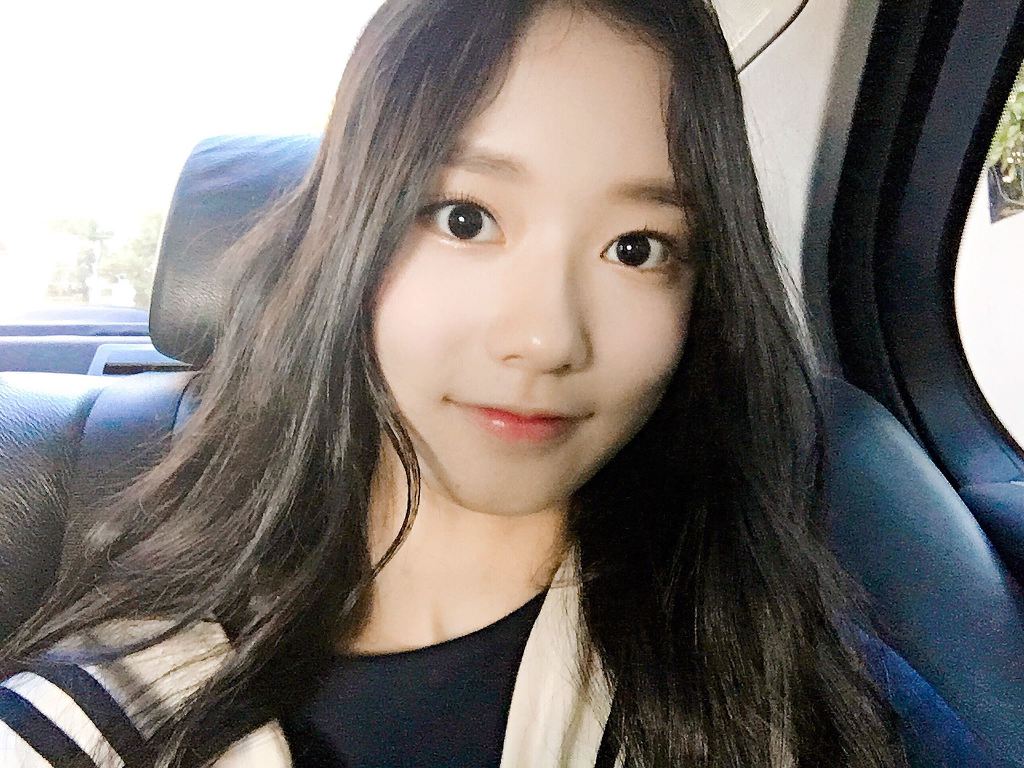 [프로듀스48] 소속사에서 올려준 김도아 사진들.jpg | 인스티즈