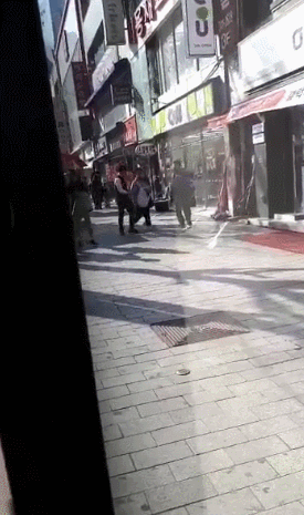 여성을 강제로 매장으로 끌고 갔던 휴대폰 대리점 근황 | 인스티즈