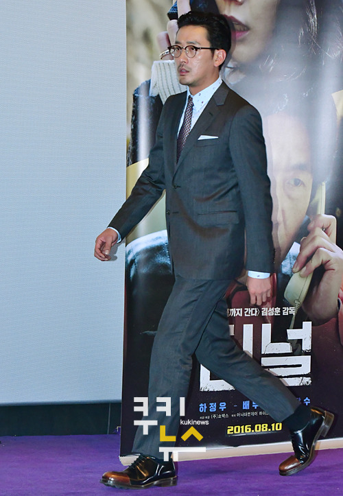 키 184cm에 몸무게 80kg정도 나간다는 하정우 몸매 | 인스티즈