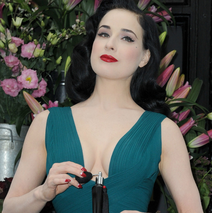 백인인데도 피부가 좋아서 신기하다는 소리 많이 듣는 스타들 | 인스티즈