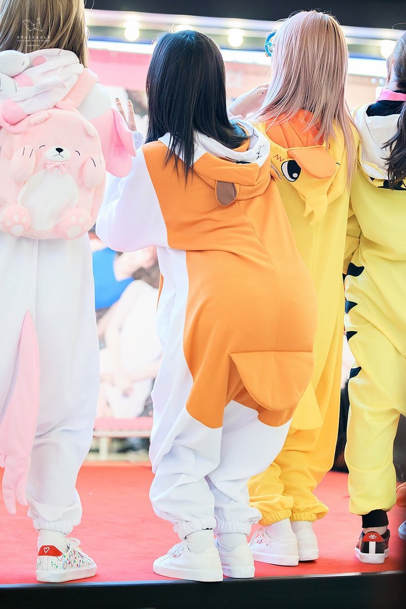 트와이스 사나 의외의 허벅지 | 인스티즈