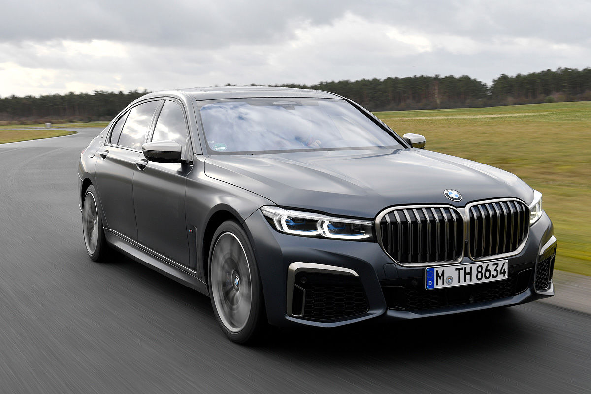 BMW M760Li vs 아우디 S8 | 인스티즈